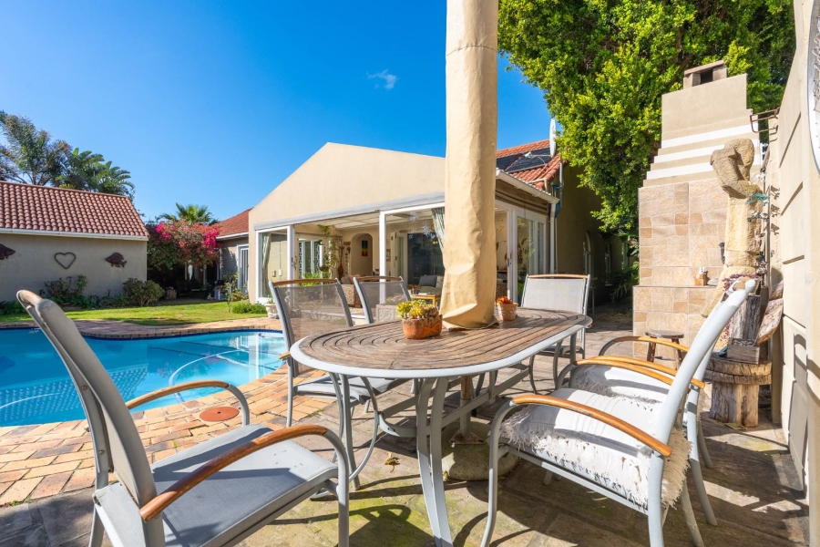 3 Bedroom Property for Sale in Kirstenhof Western Cape
